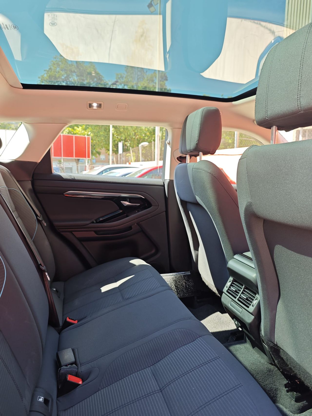 Land-Rover Range Rover Evoque 2.0 D150 FWD - Foto 17