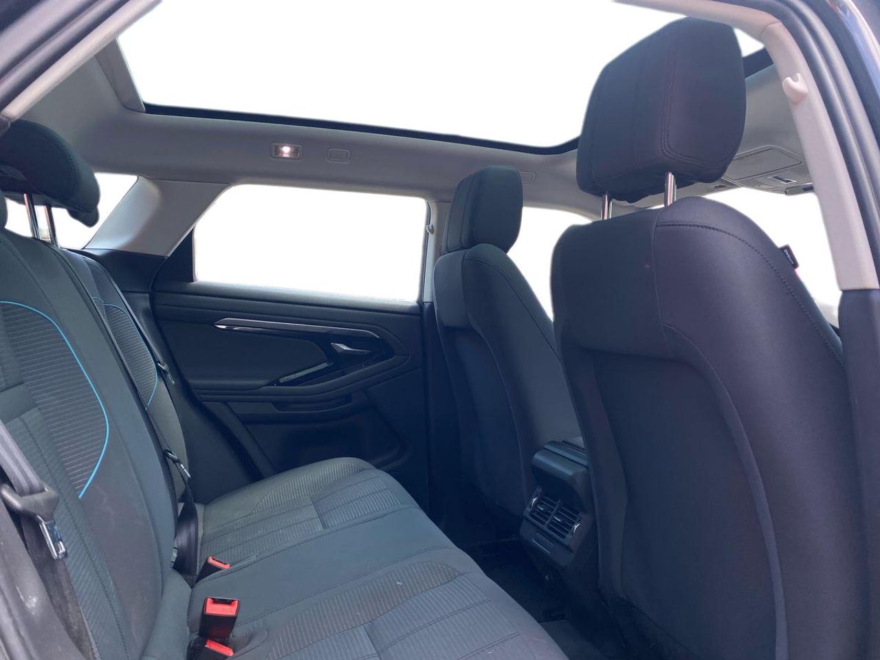 Land-Rover Range Rover Evoque 2.0 D150 FWD - Foto 19