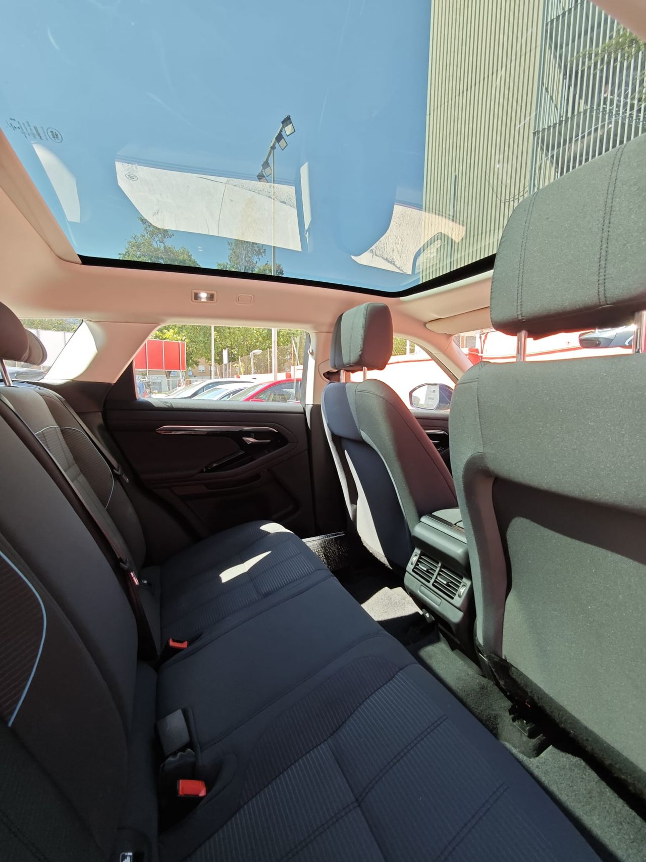 Land-Rover Range Rover Evoque 2.0 D150 FWD - Foto 18