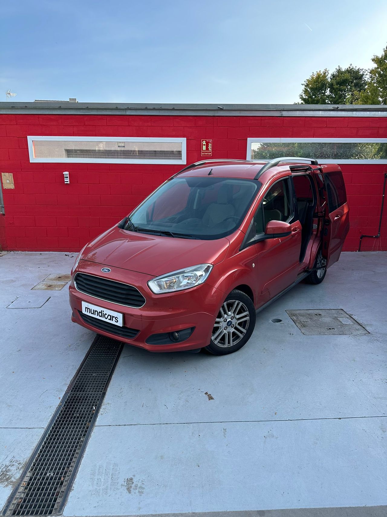 Ford Tourneo Courier 1.0 EcoBoost 100cv Titanium - Foto 6