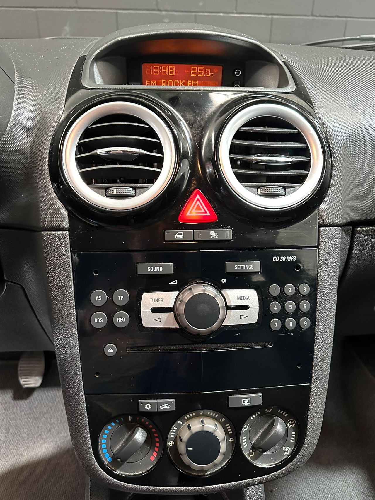 Opel Corsa 1.3 ecoFLEX 75 CV Expression - Foto 14