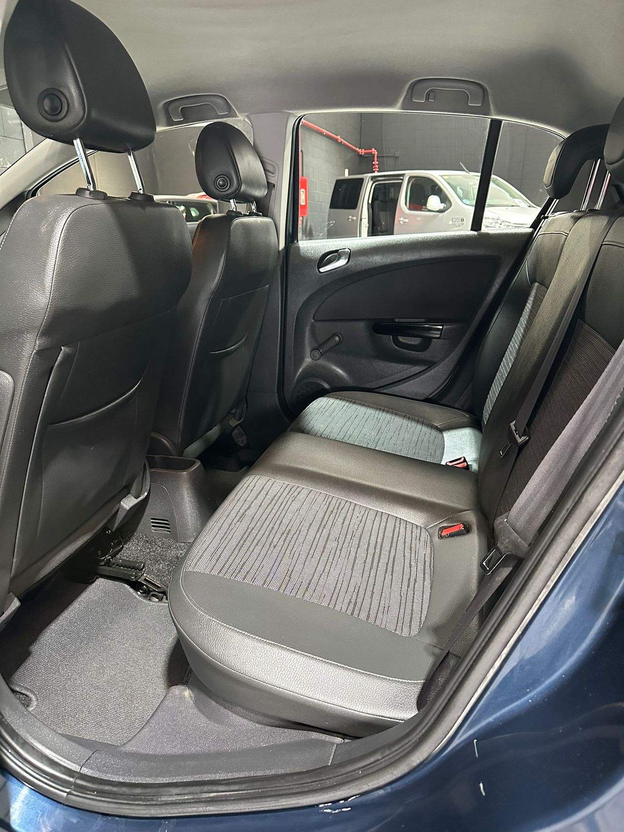 Opel Corsa 1.3 ecoFLEX 75 CV Expression - Foto 17