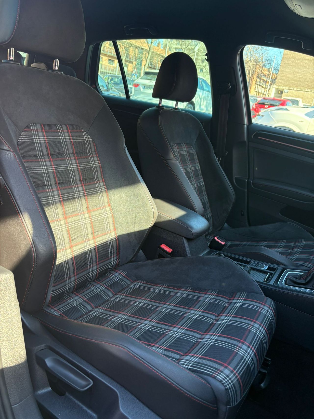 Volkswagen Golf 2.0 TSI 220cv DSG GTI BMT - Foto 16