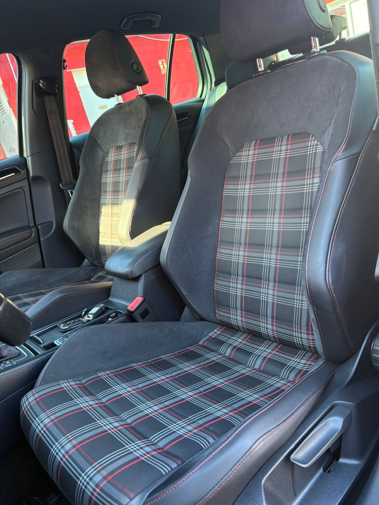 Volkswagen Golf 2.0 TSI 220cv DSG GTI BMT - Foto 14