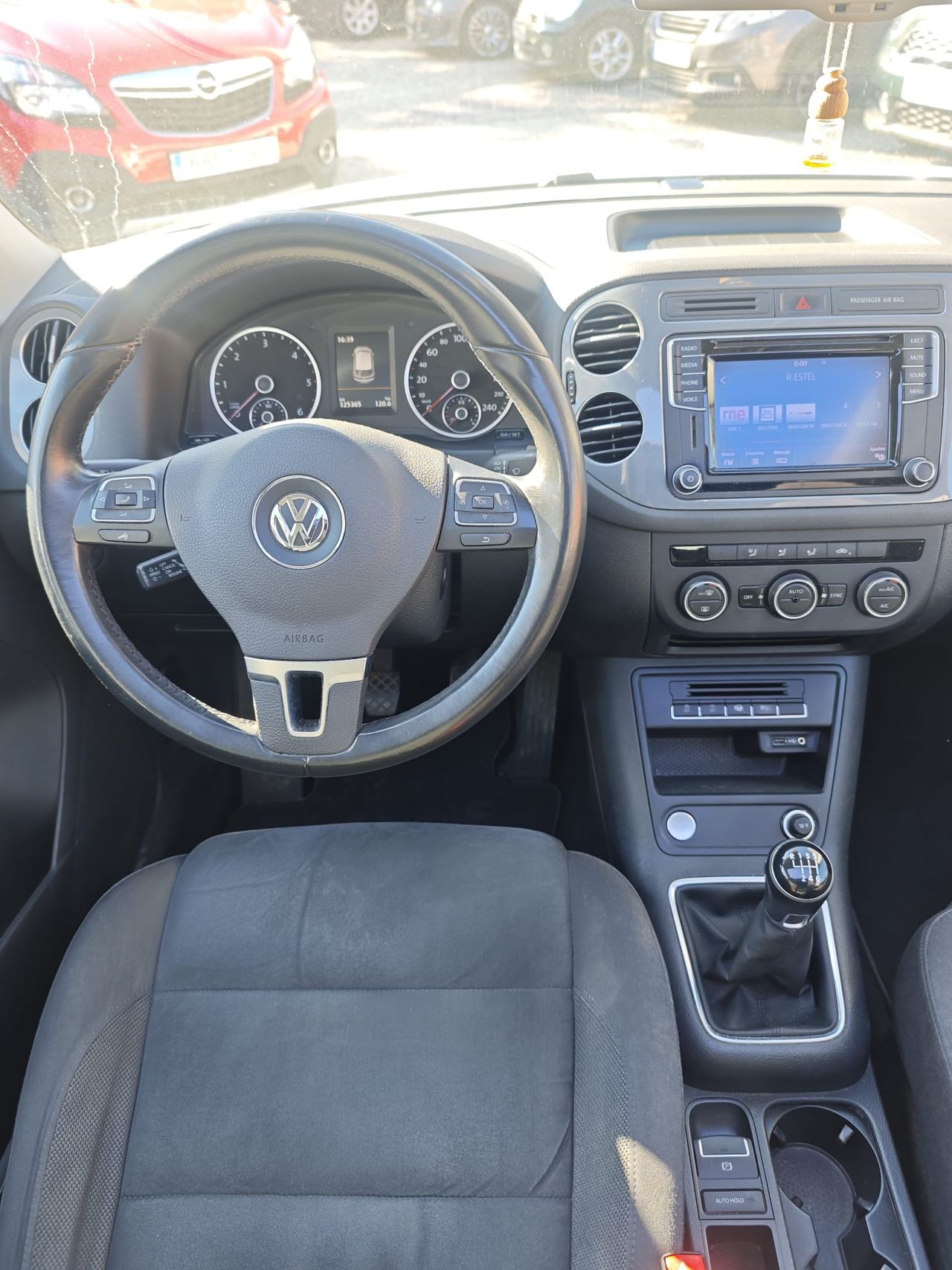 Volkswagen Tiguan T1 Sport 2.0 TDI 150CV BMT 4x2 - Foto 14