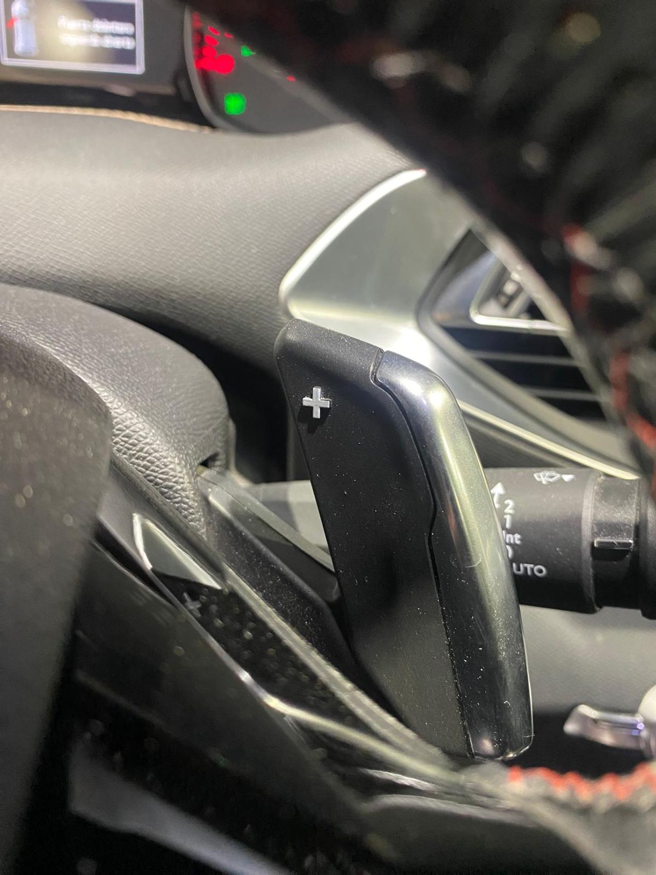 Peugeot 308 5p GT Line 1.5 BlueHDi 96KW (130CV) Auto - Foto 20