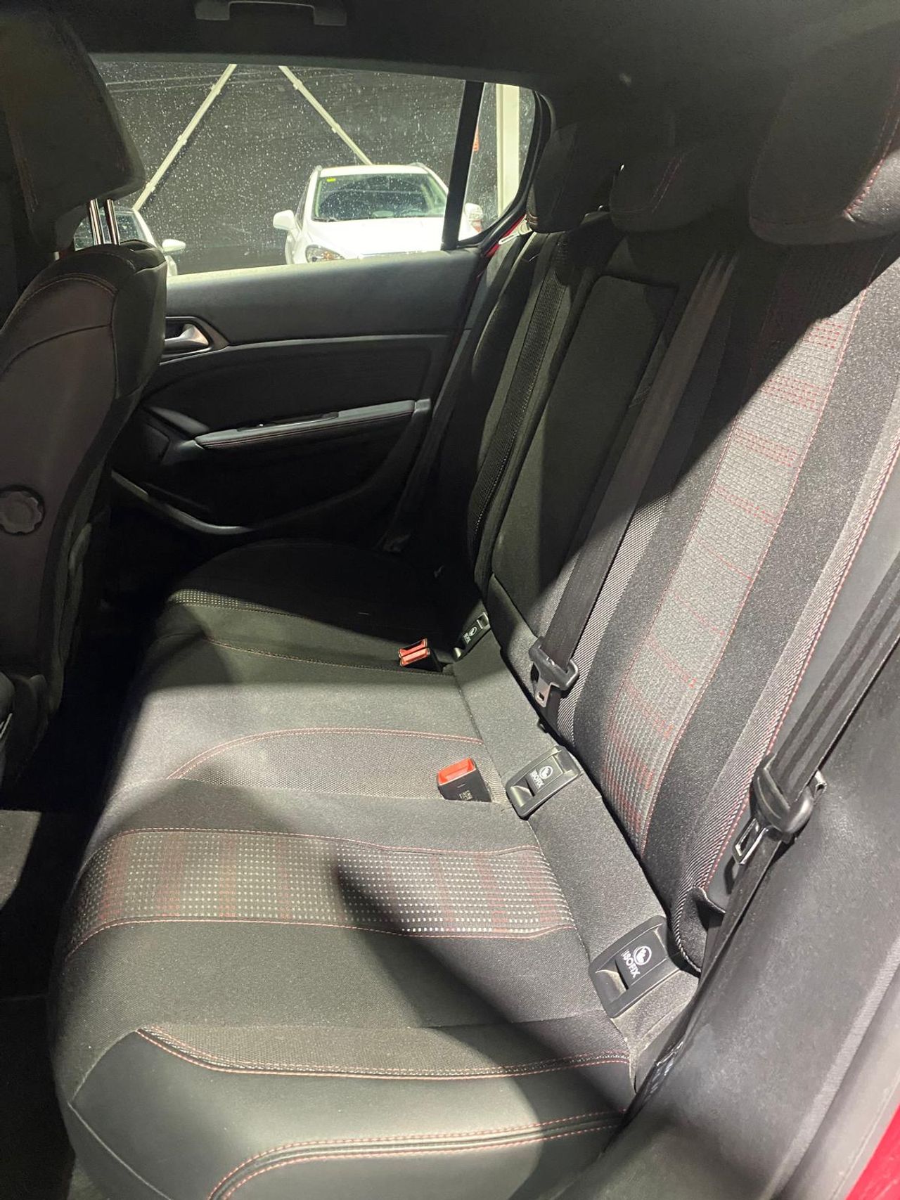 Peugeot 308 5p GT Line 1.5 BlueHDi 96KW (130CV) Auto - Foto 22