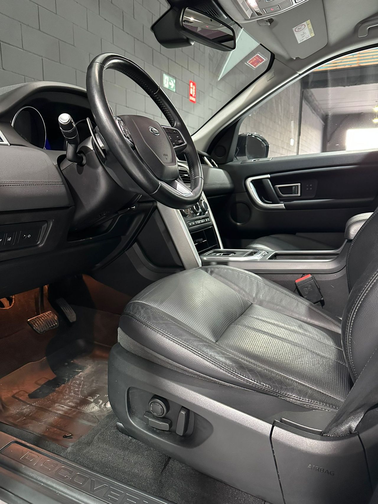 Land-Rover Discovery Sport 2.0L TD4 180CV 4x4 HSE Luxury - Foto 17