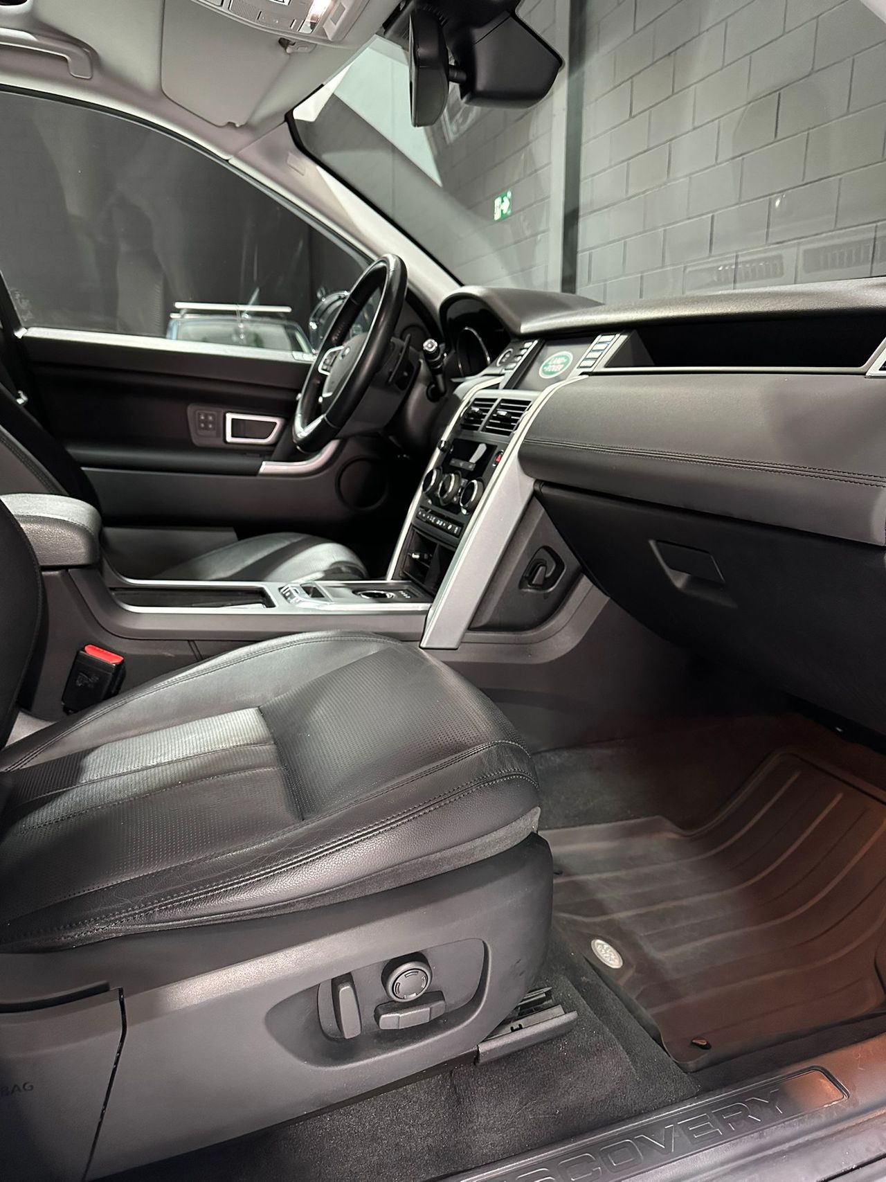 Land-Rover Discovery Sport 2.0L TD4 180CV 4x4 HSE Luxury - Foto 16