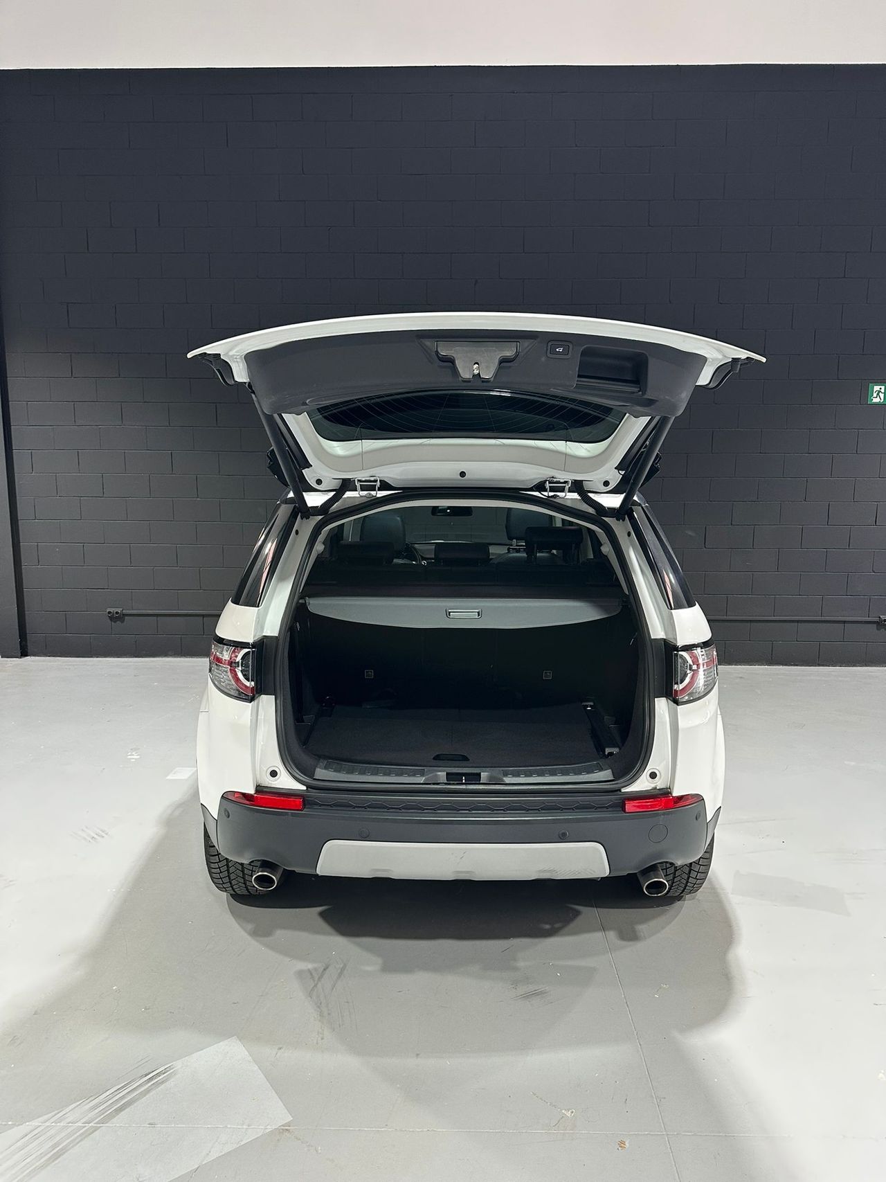 Land-Rover Discovery Sport 2.0L TD4 180CV 4x4 HSE Luxury - Foto 10