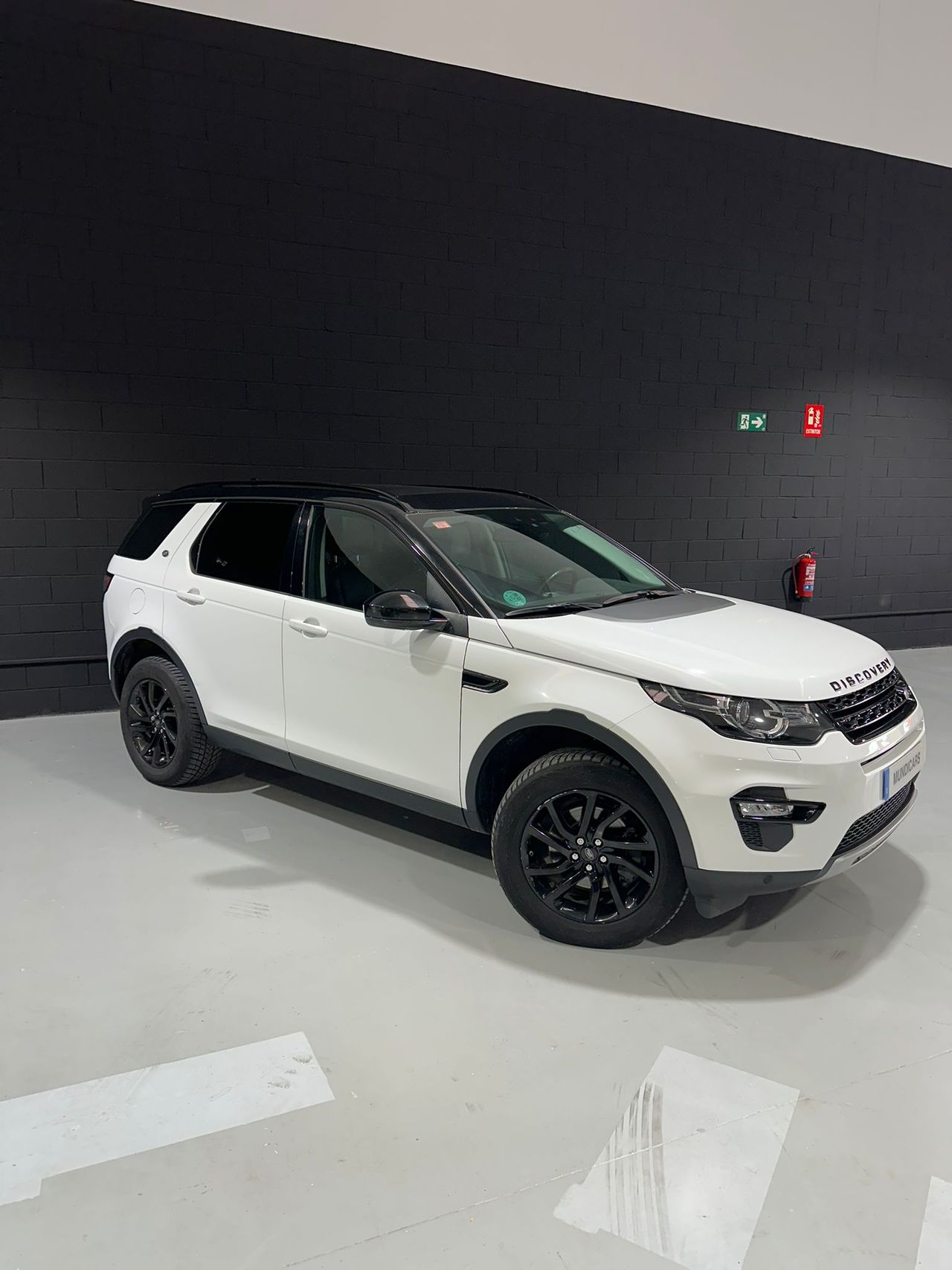 Land-Rover Discovery Sport 2.0L TD4 180CV 4x4 HSE Luxury - Foto 5