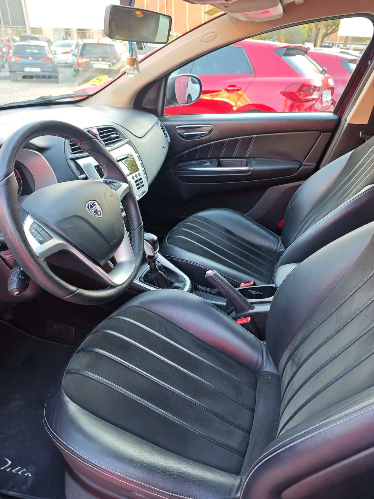 Lancia Delta 1.6 Multijet DPF 120cv Oro - Foto 16