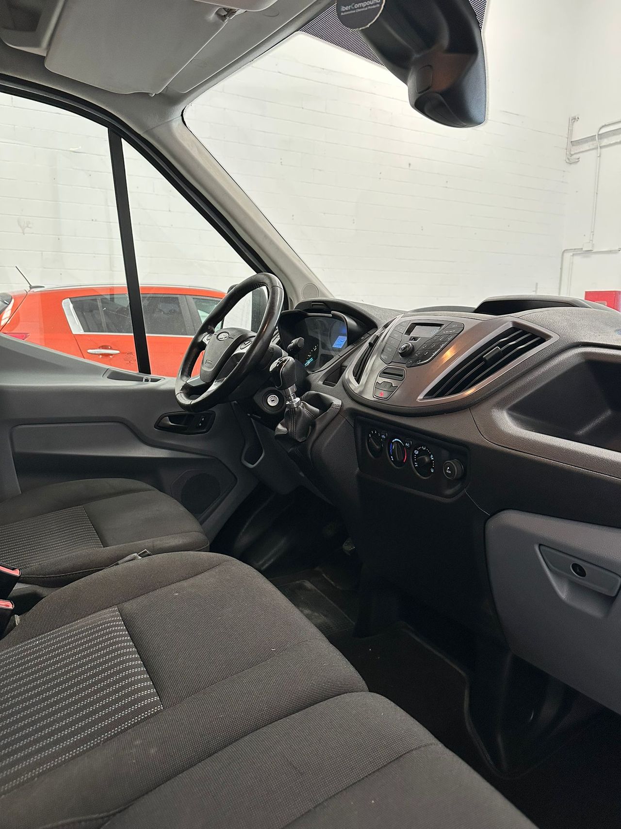 Ford Transit 350 L2H2 Van Ambiente FWD  - Foto 24