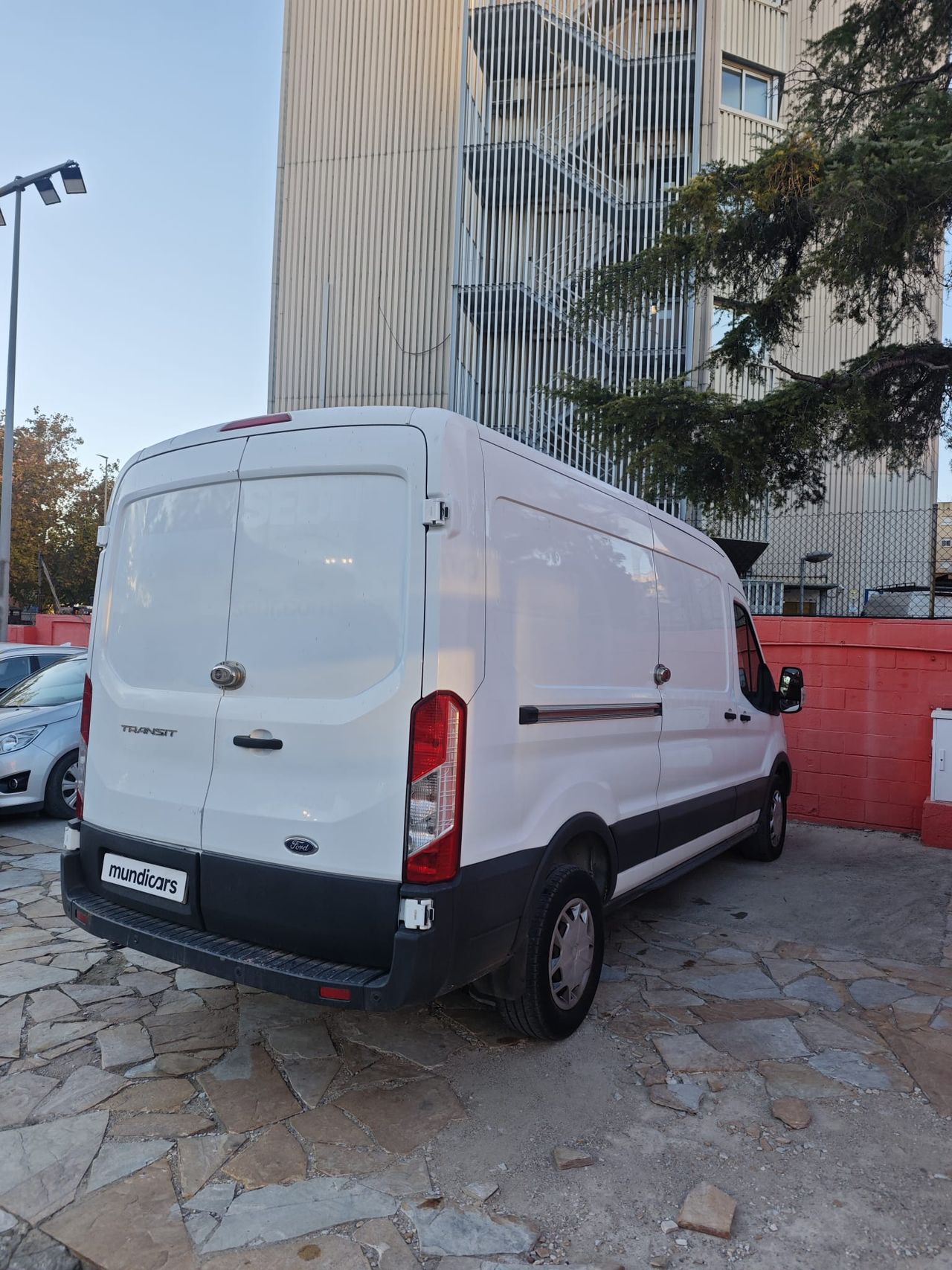 Ford Transit 350 L2H2 Van Ambiente FWD  - Foto 12