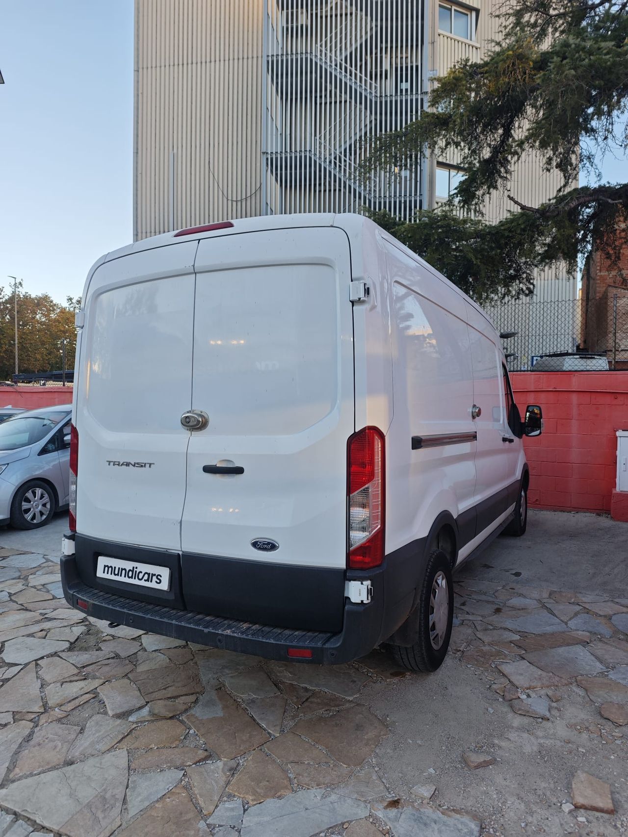 Ford Transit 350 L2H2 Van Ambiente FWD  - Foto 11