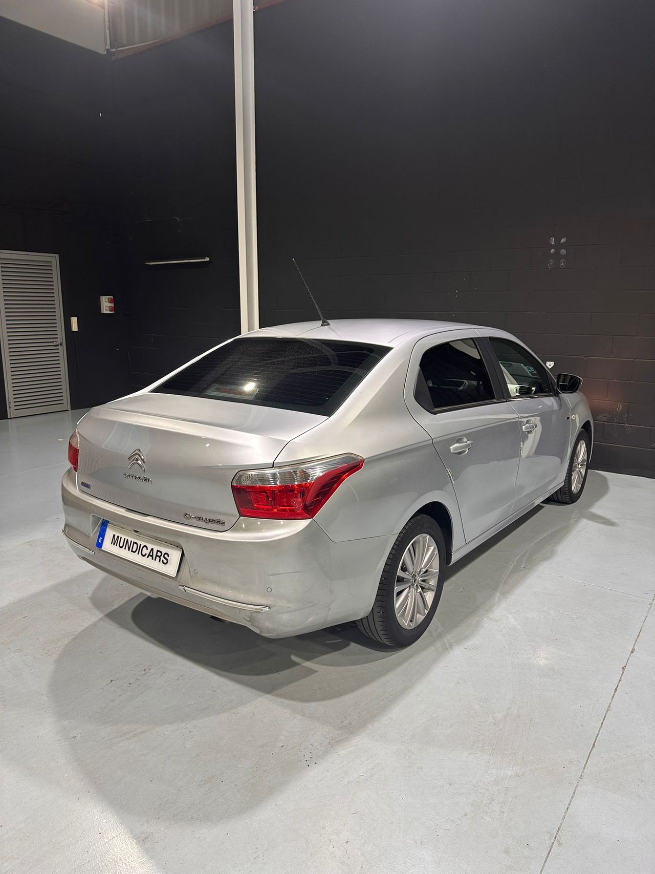 Citroën C-Elysée BlueHDi 100cv Exclusive - Foto 9