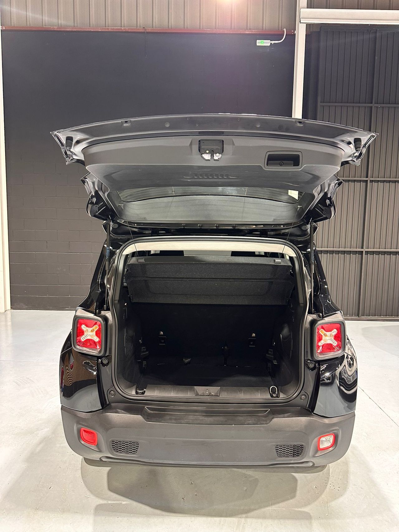 Jeep Renegade 1.6 E-TORQ 81kW Sport FWD E6 - Foto 9