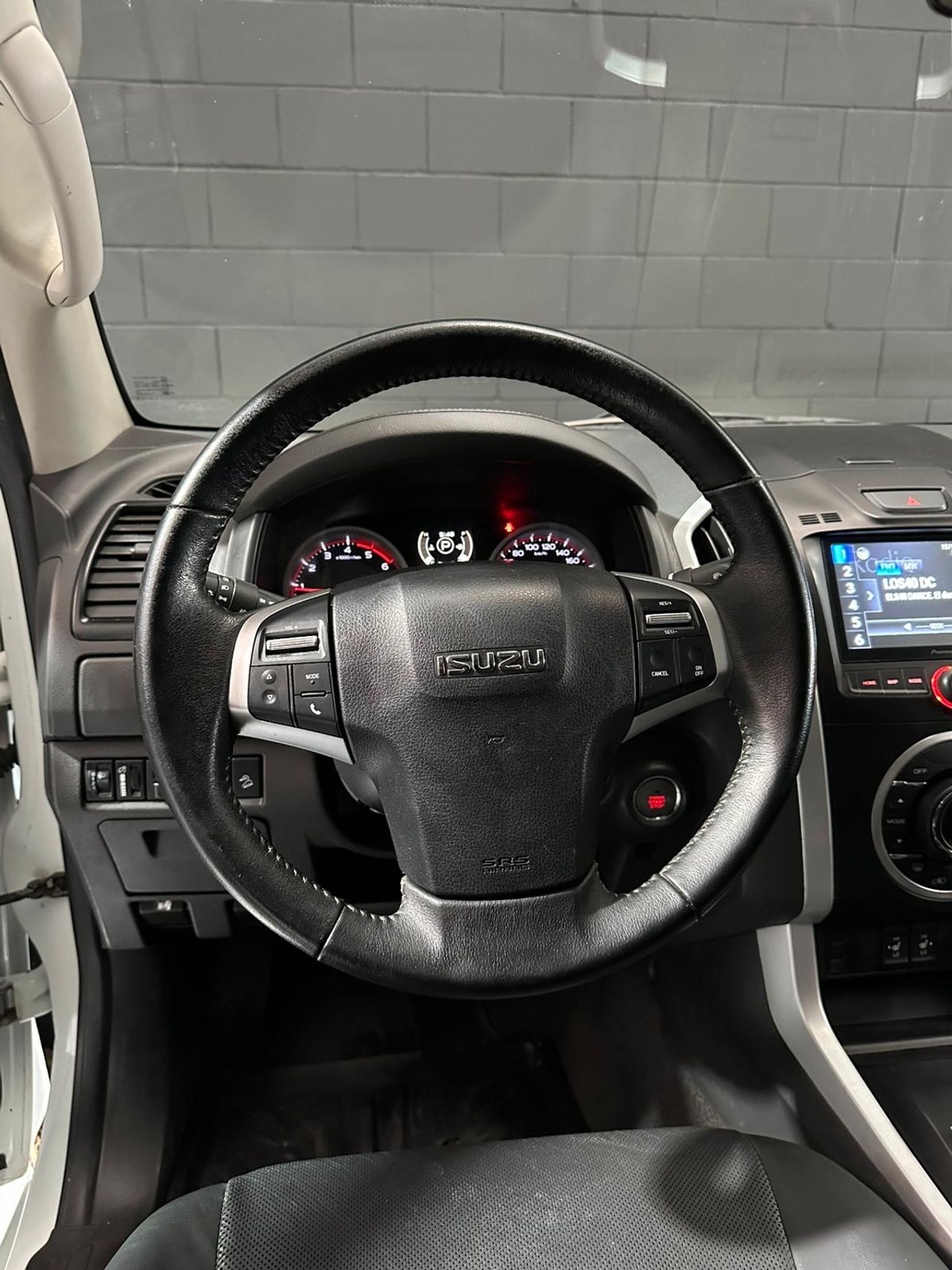 Isuzu D-Max 1.9 Turbodiesel Double Cab Premium+ 4WD  - Foto 15