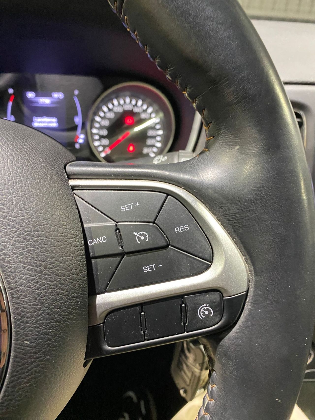 Jeep Compass 1.4 Mair 103kW Longitude 4x2 - Foto 18