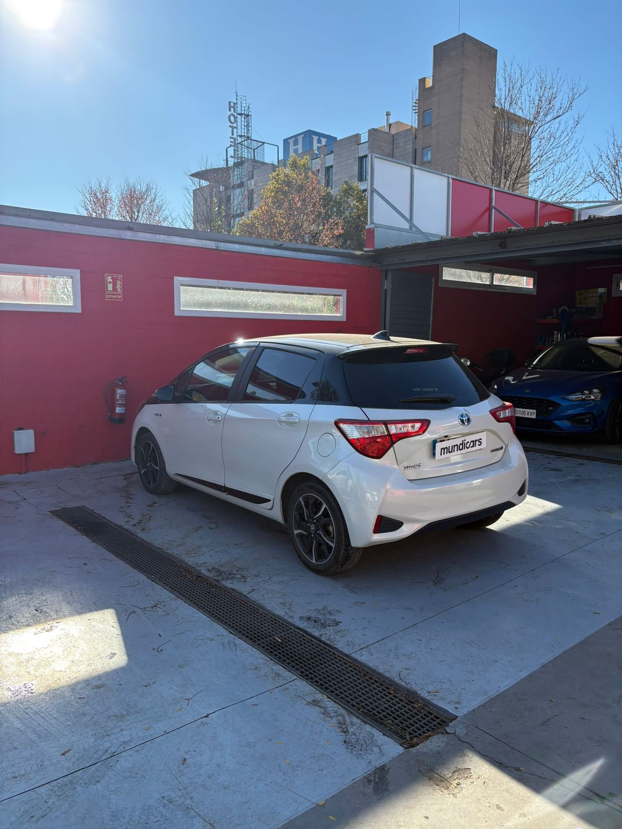 Toyota Yaris 1.5 Hybrid Advance - Foto 9