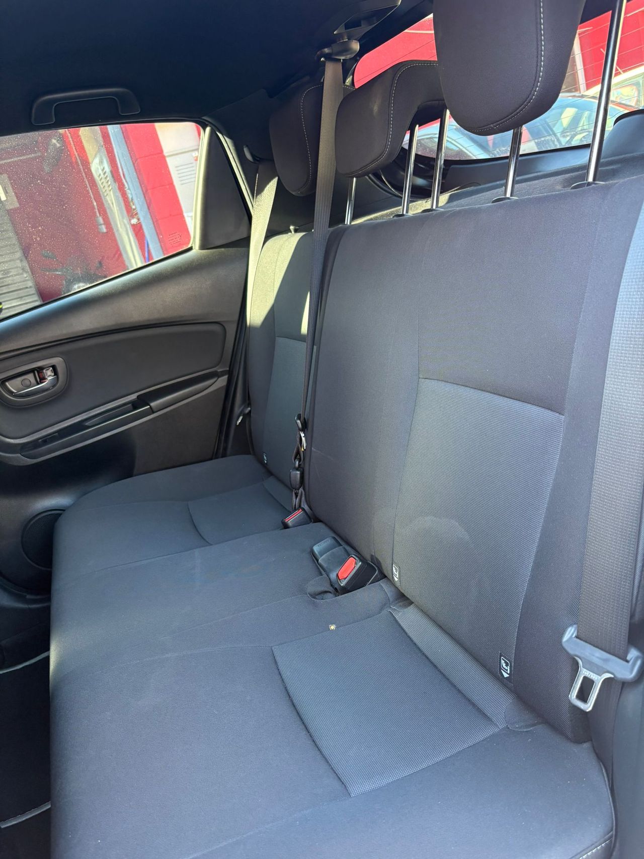 Toyota Yaris 1.5 Hybrid Advance - Foto 16