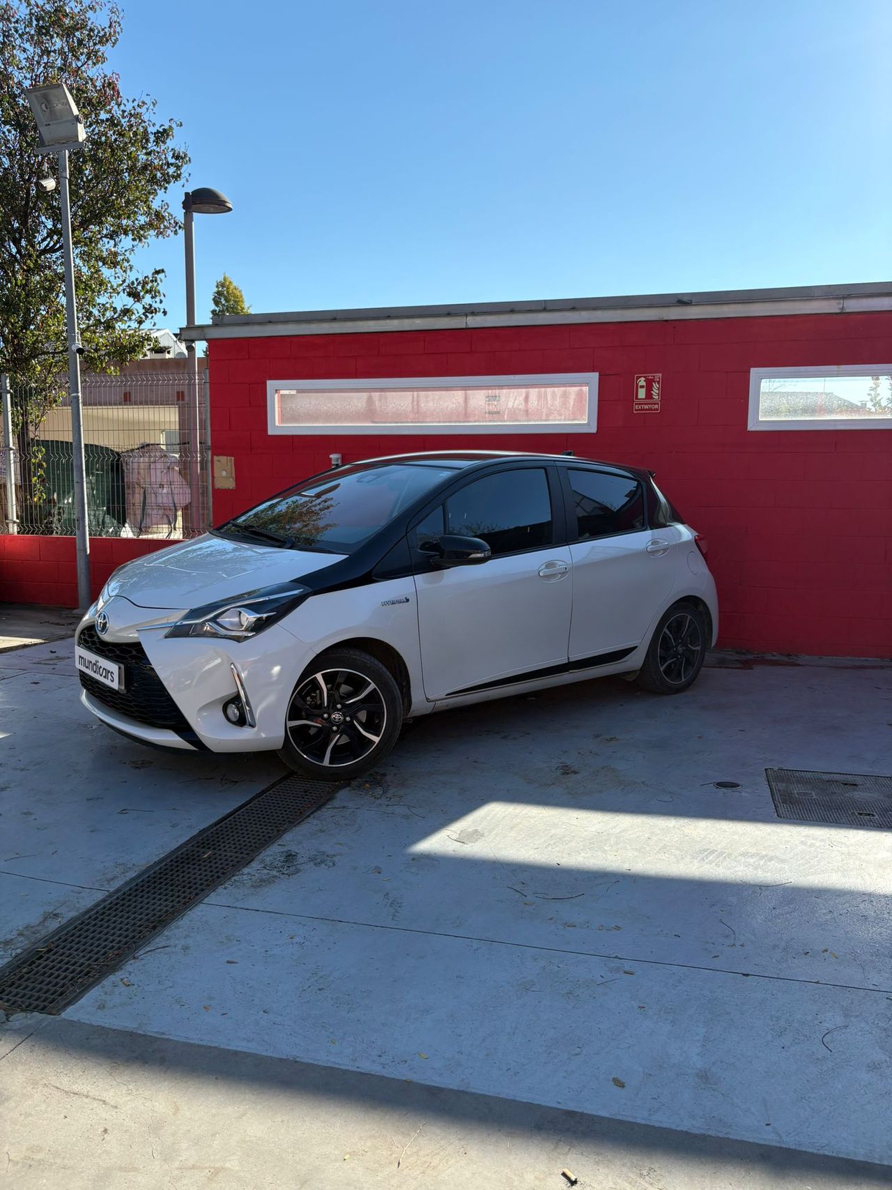 Toyota Yaris 1.5 Hybrid Advance - Foto 6