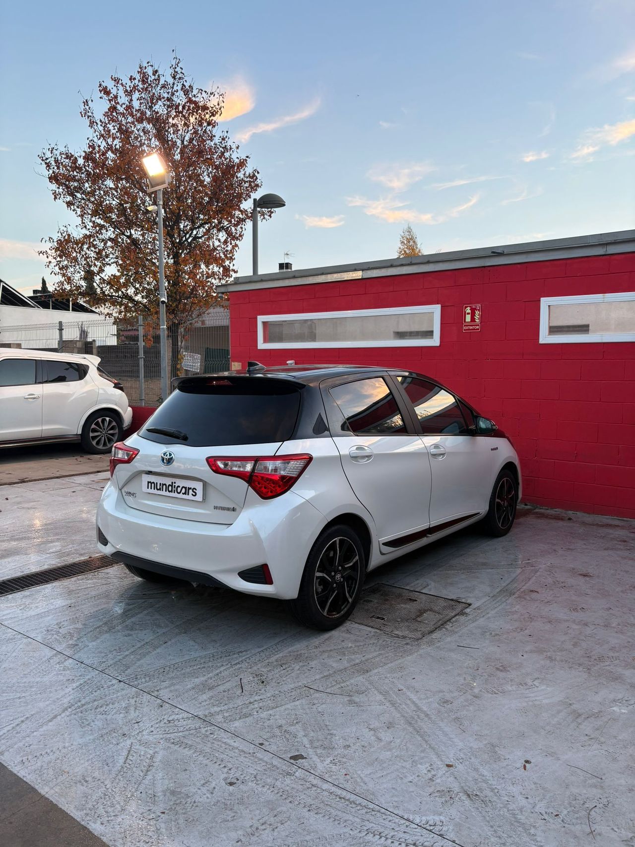 Toyota Yaris 1.5 Hybrid Advance - Foto 8