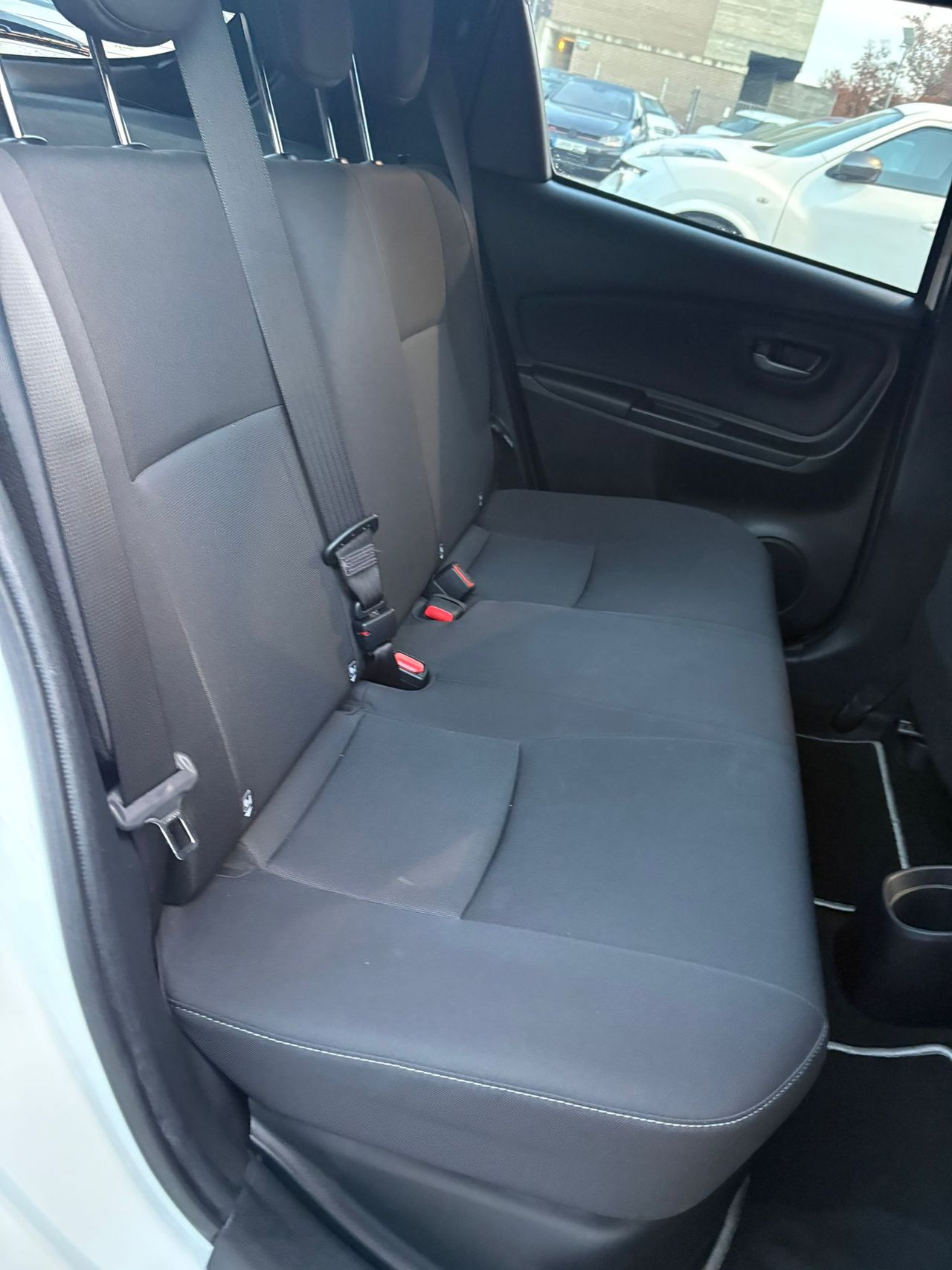 Toyota Yaris 1.5 Hybrid Advance - Foto 21