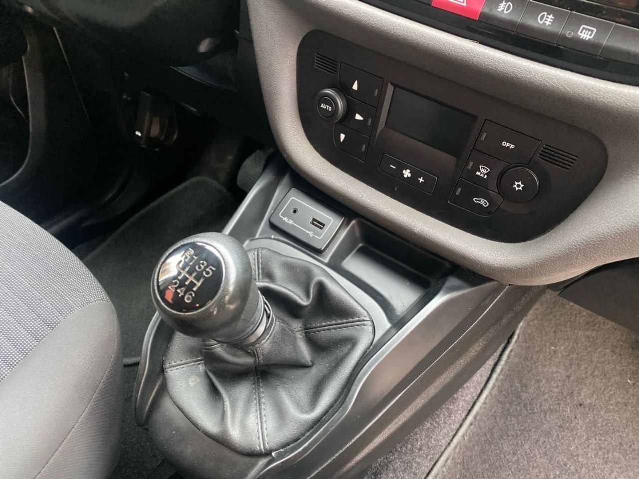 Fiat Doblò Panorama Lounge Largo 1.6 Mjet 120cv E6 - Foto 13