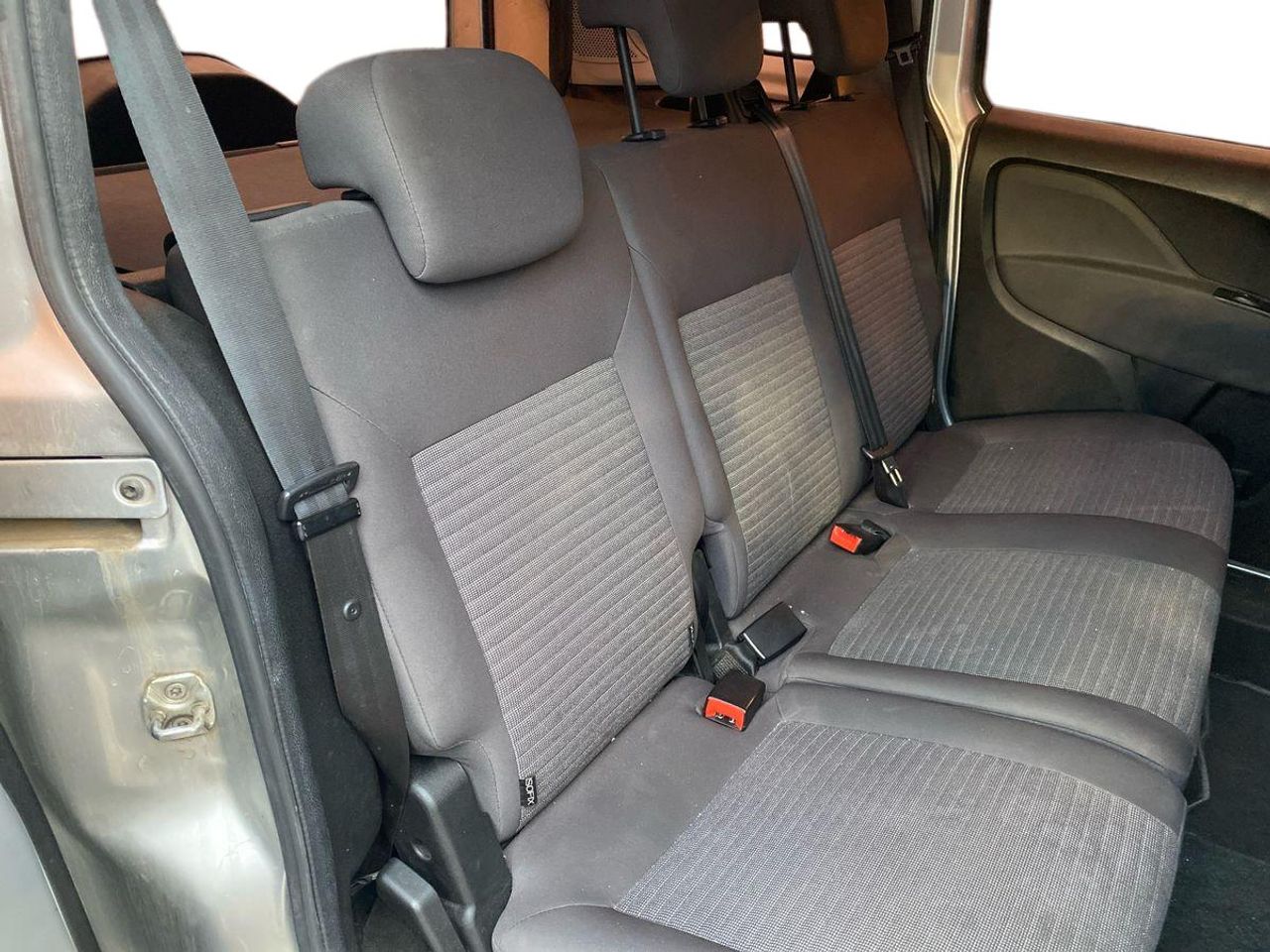 Fiat Doblò Panorama Lounge Largo 1.6 Mjet 120cv E6 - Foto 17