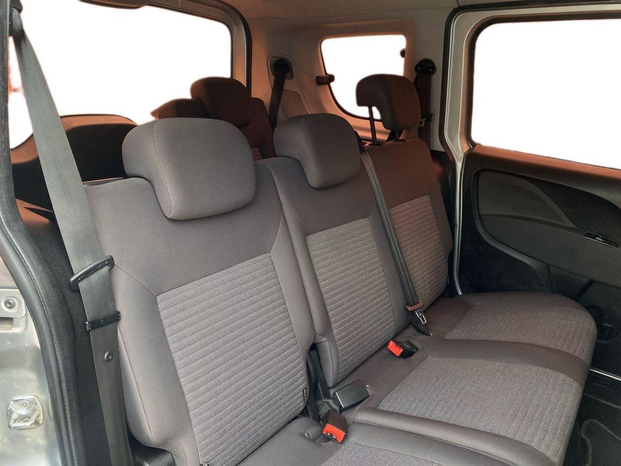 Fiat Doblò Panorama Lounge Largo 1.6 Mjet 120cv E6 - Foto 18