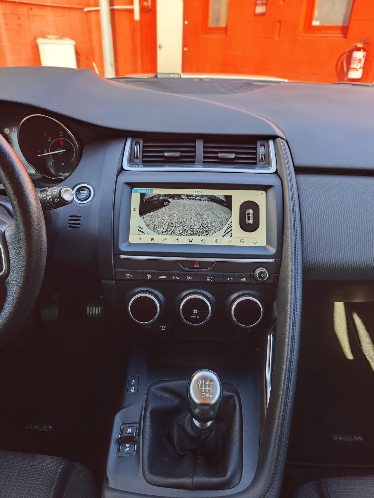 Jaguar E-Pace 2.0D 110kW - Foto 15