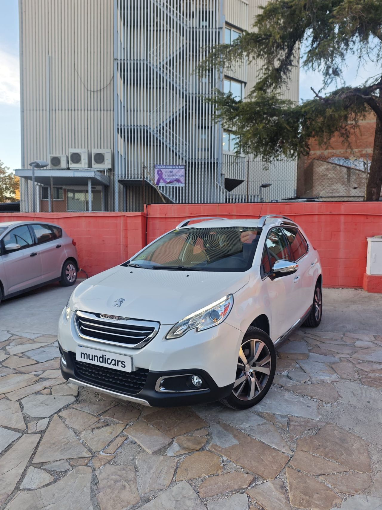 Peugeot 2008 Allure 1.6 e-HDi 115 - Foto 8