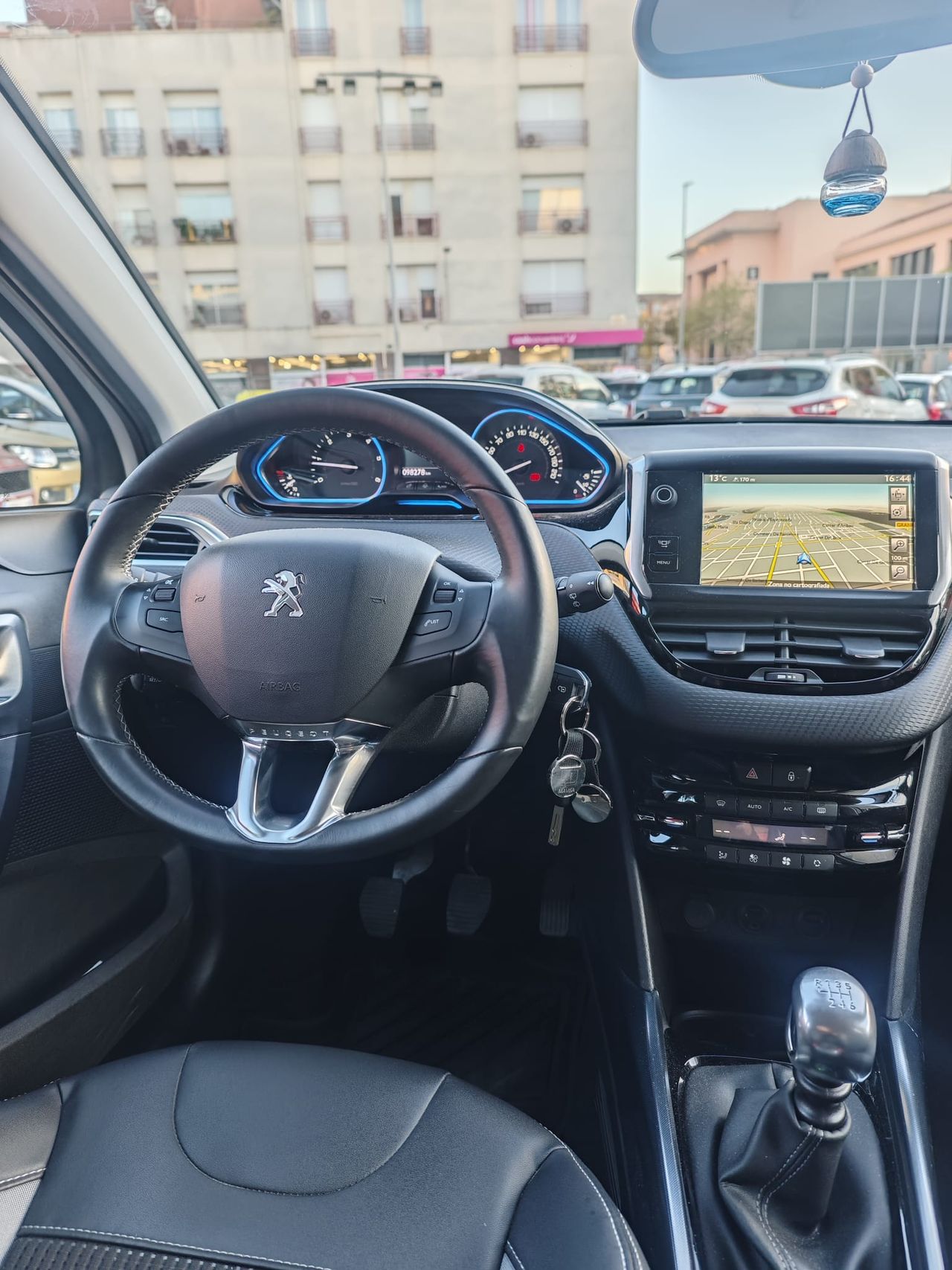 Peugeot 2008 Allure 1.6 e-HDi 115 - Foto 15