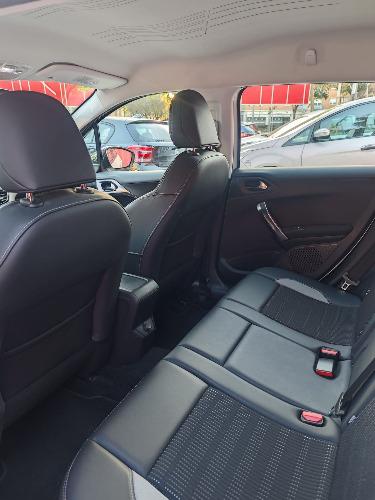 Peugeot 2008 Allure 1.6 e-HDi 115 - Foto 14