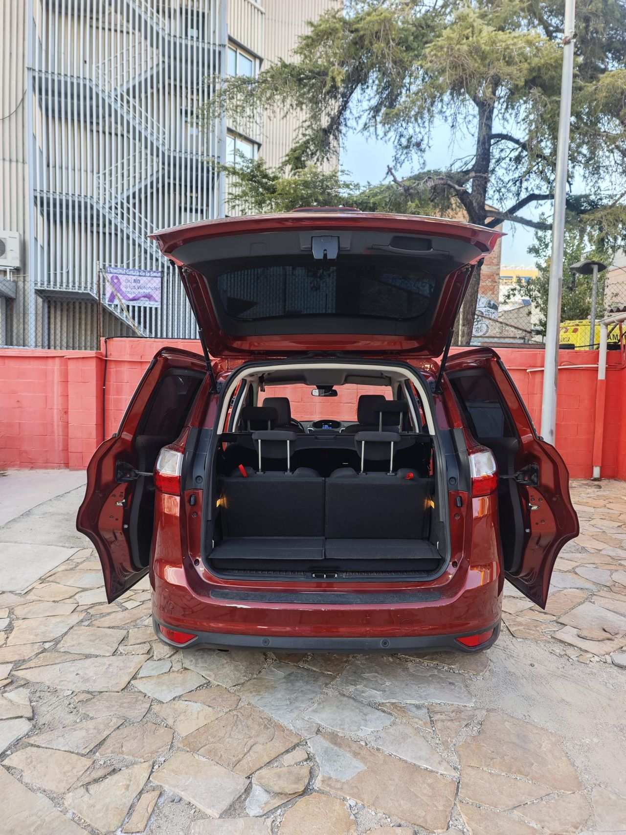 Ford Grand C-MAX 1.0 EcoBoost 125CV Trend+ - Foto 11