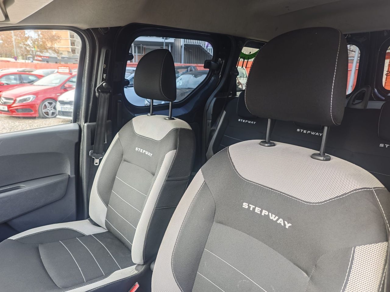 Dacia Dokker Stepway dci 55kW (75CV) - Foto 10