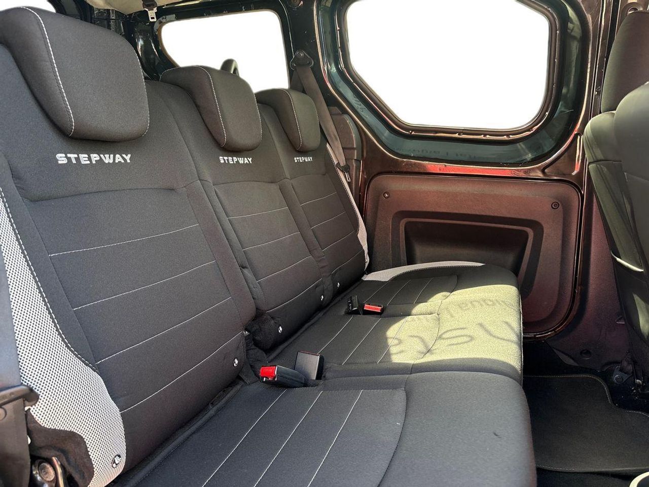 Dacia Dokker Stepway dci 55kW (75CV) - Foto 19