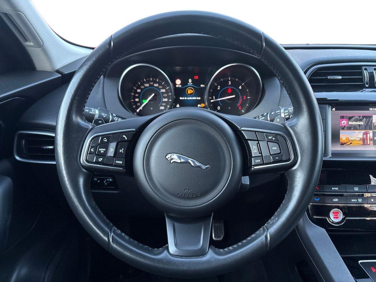 Jaguar F-Pace 2.0L i4D 132kW Portfolio Auto - Foto 13