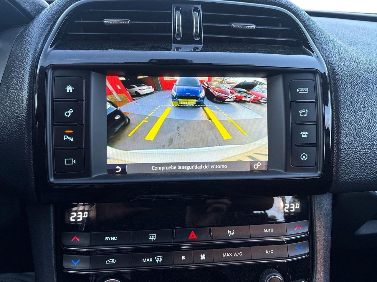 Jaguar F-Pace 2.0L i4D 132kW Portfolio Auto - Foto 16