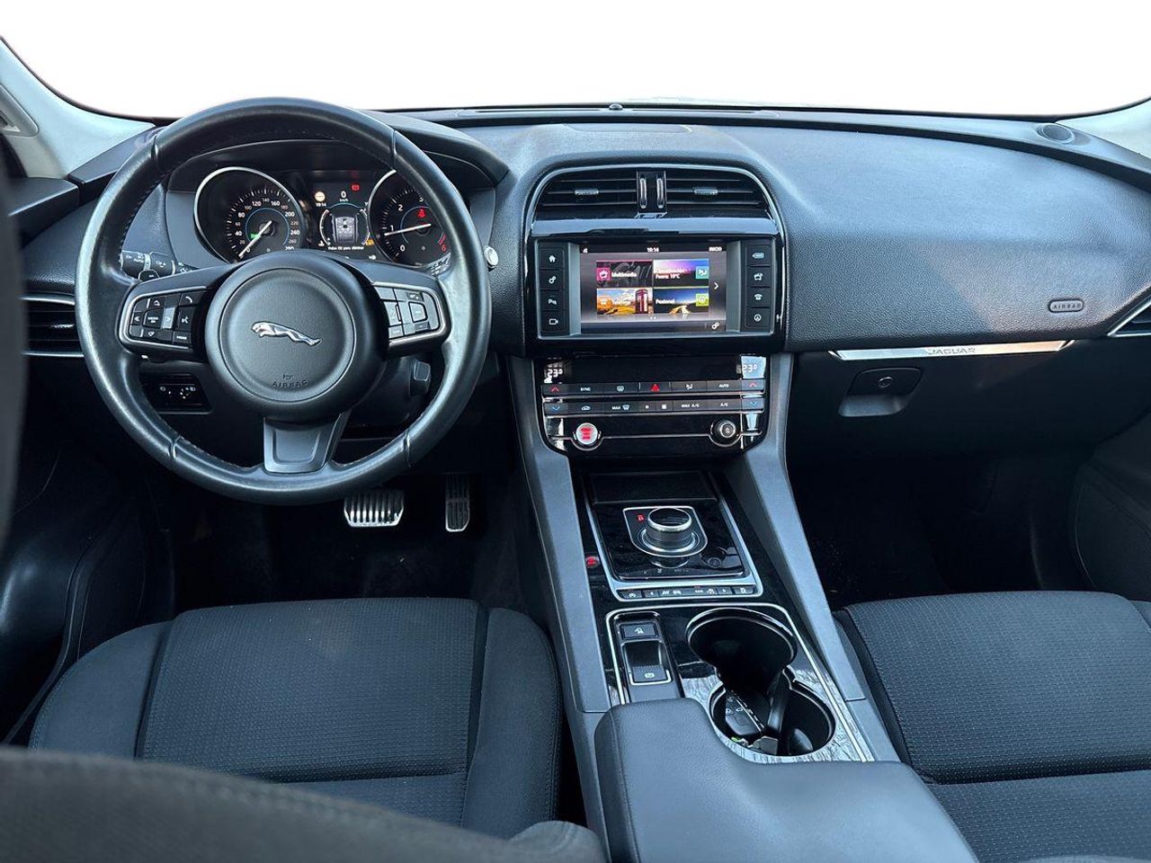 Jaguar F-Pace 2.0L i4D 132kW Portfolio Auto - Foto 11