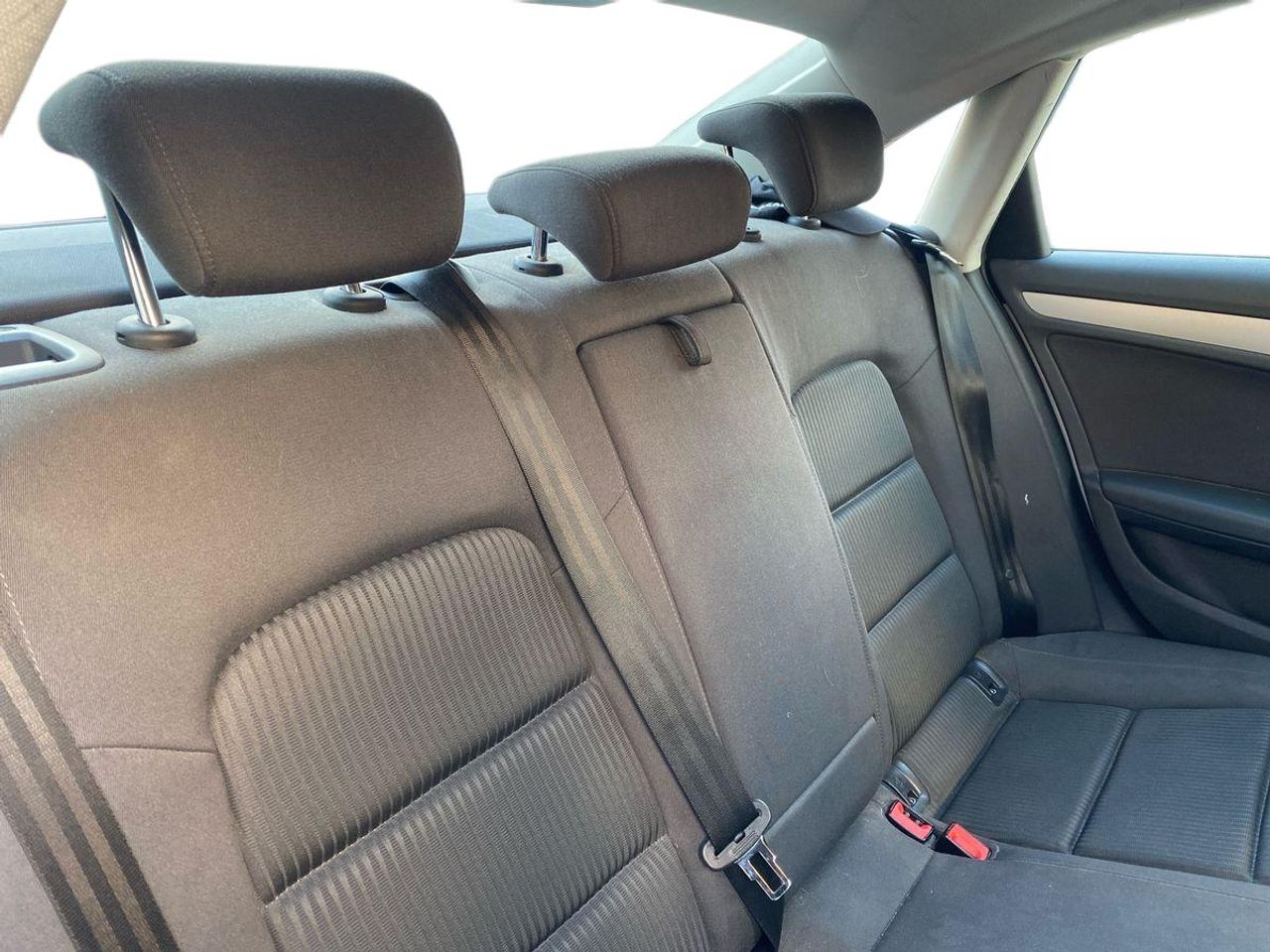 Audi A4 2.0 TDI e 136cv DPF - Foto 14