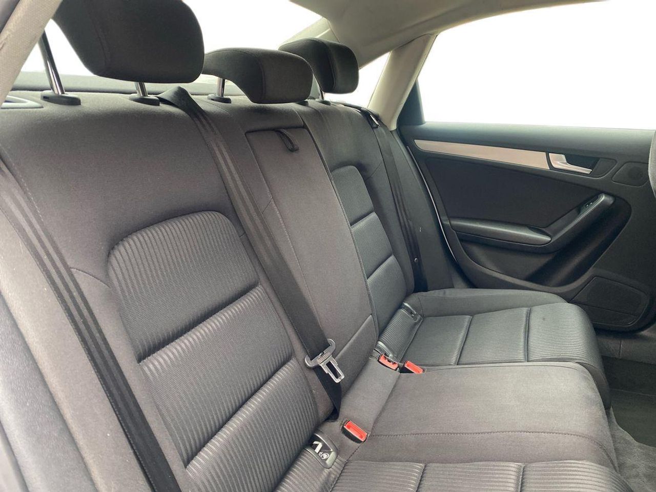 Audi A4 2.0 TDI e 136cv DPF - Foto 18