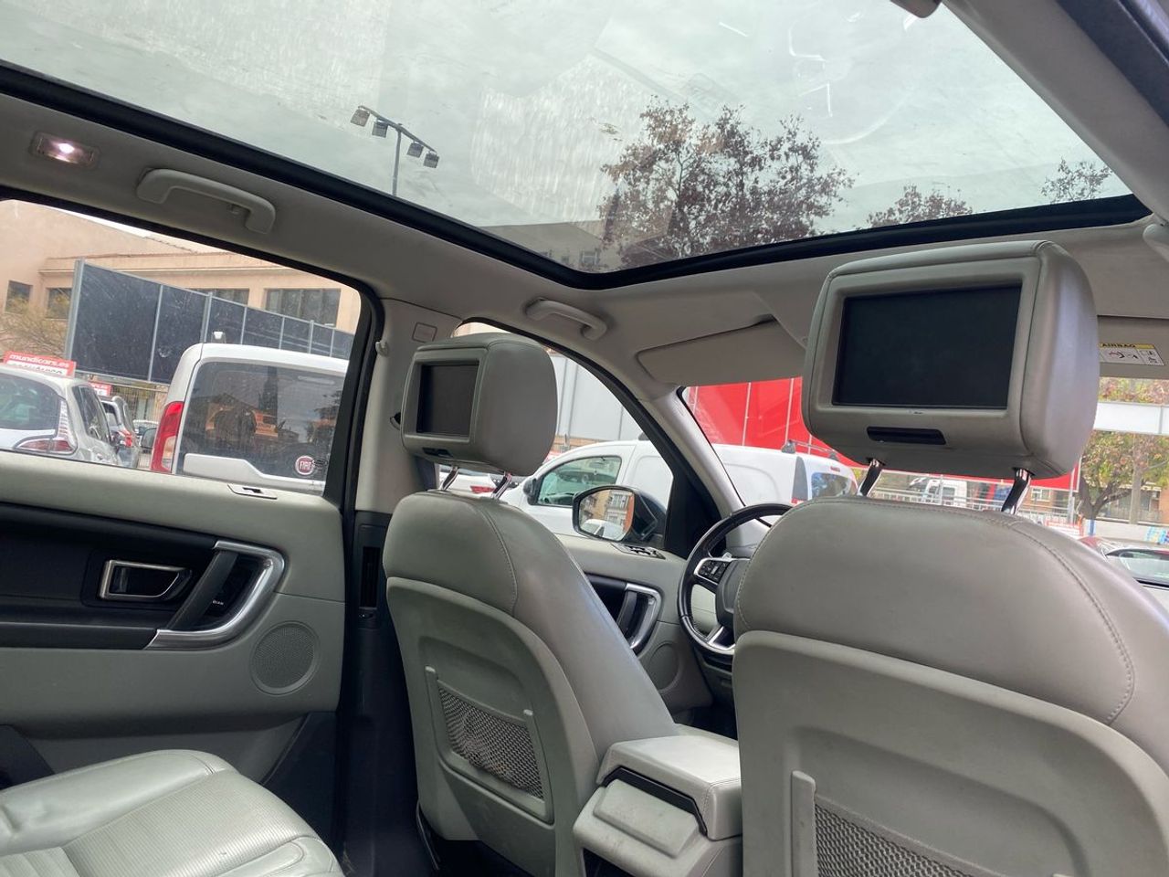 Land-Rover Discovery Sport SD4 4WD HSE Lux AT 7 asientos - Foto 19