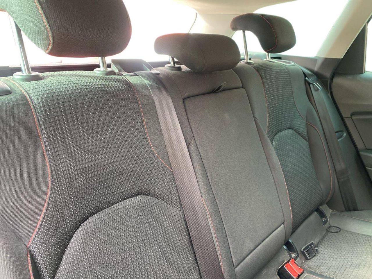 Seat Leon ST 2.0 TDI FR - Foto 17