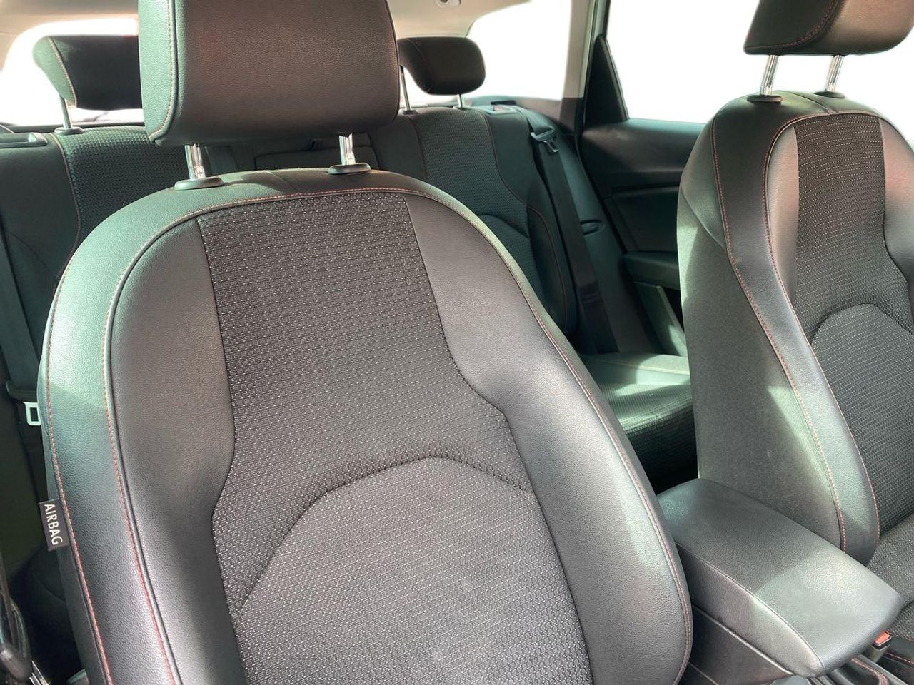 Seat Leon ST 2.0 TDI FR - Foto 16