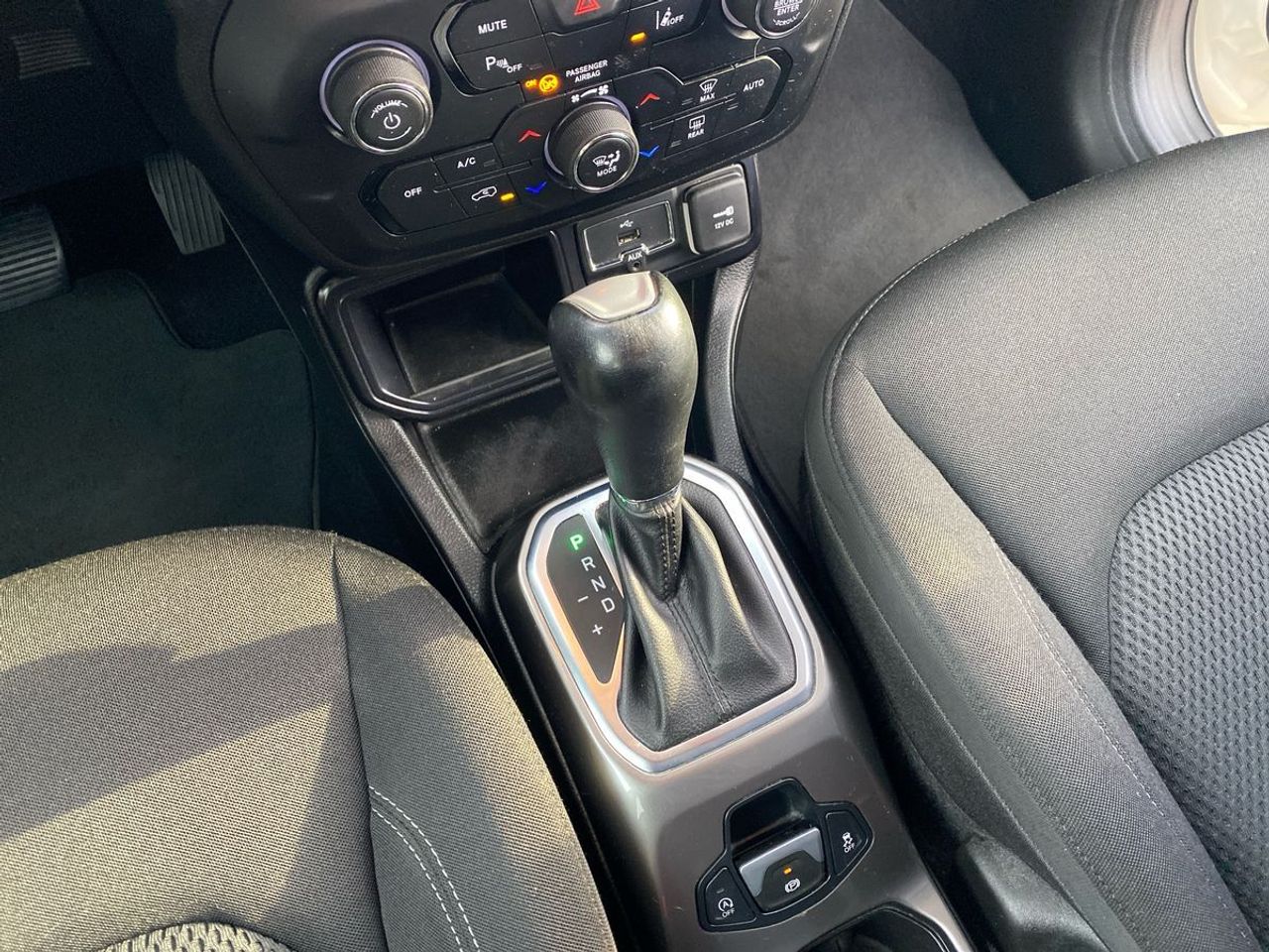 Jeep Renegade 1.3G 110kW Limited 4x2 DDCT - Foto 14