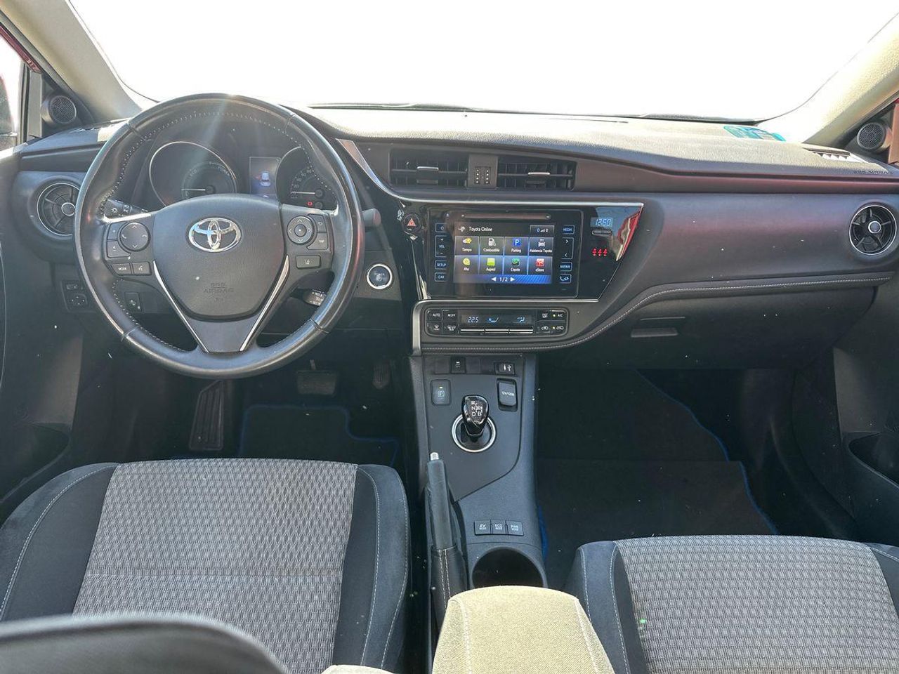 Toyota Auris 1.8 Hybrid Advance - Foto 11