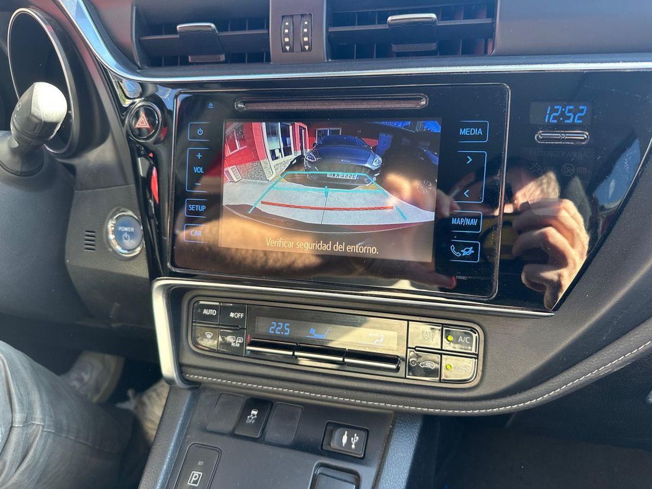 Toyota Auris 1.8 Hybrid Advance - Foto 15