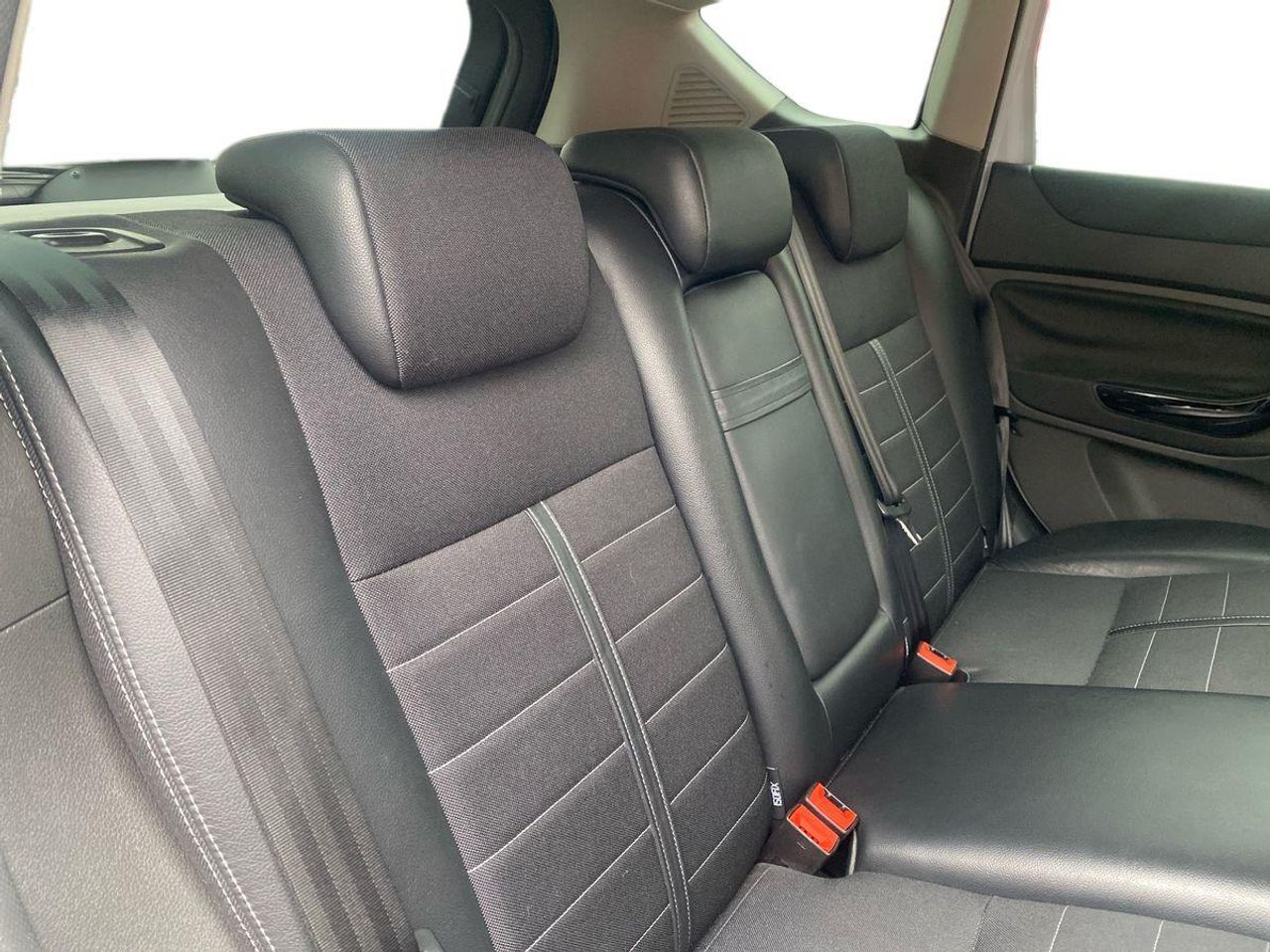 Ford Kuga 2.0 TDCi 2WD Titanium S - Foto 12